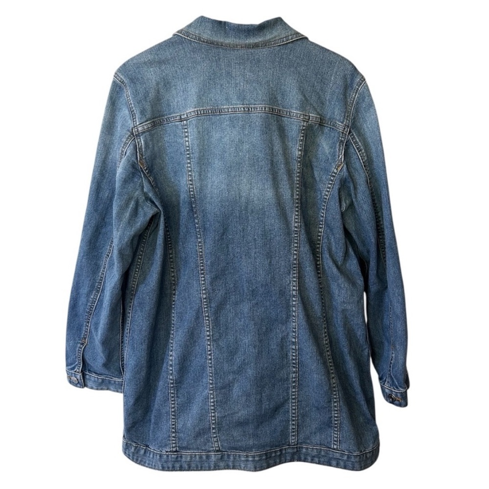 Chico's | Women’s Medium Blue Denim Long Line Button Front Jean Jacket Sz 12-14 - Picture 4 of 15